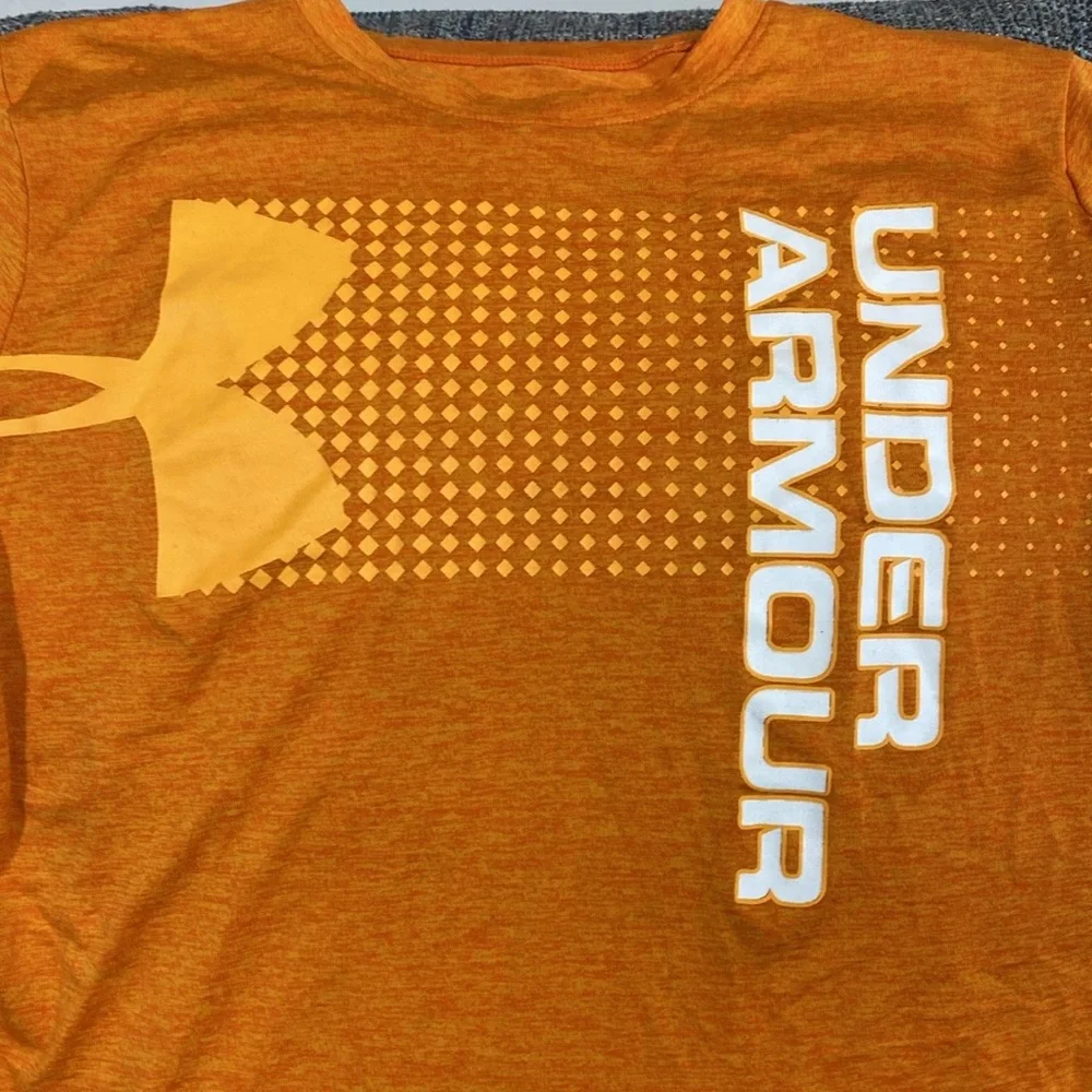 Under Armour Heat Gear Orange Loose Short Sleeve Shirt, Size Youth L